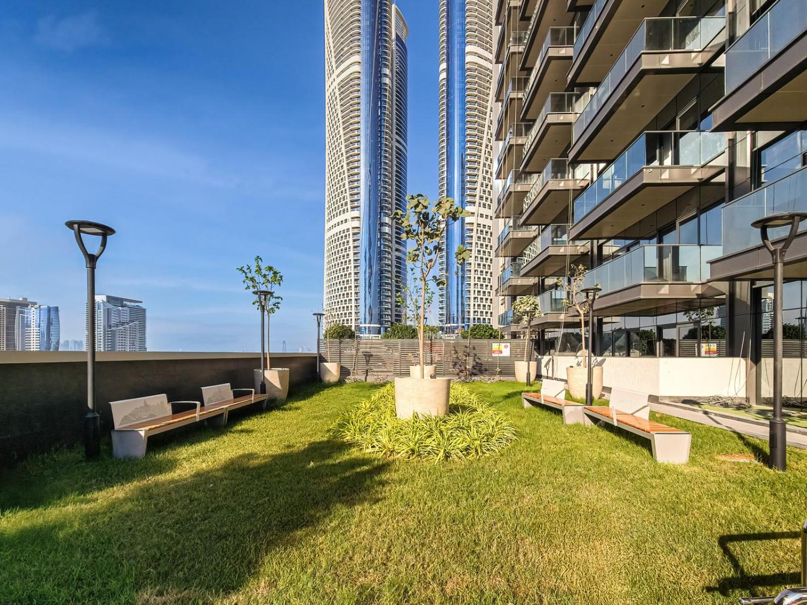 Classy 1 Bedroom In Nobles Tower Apartment *